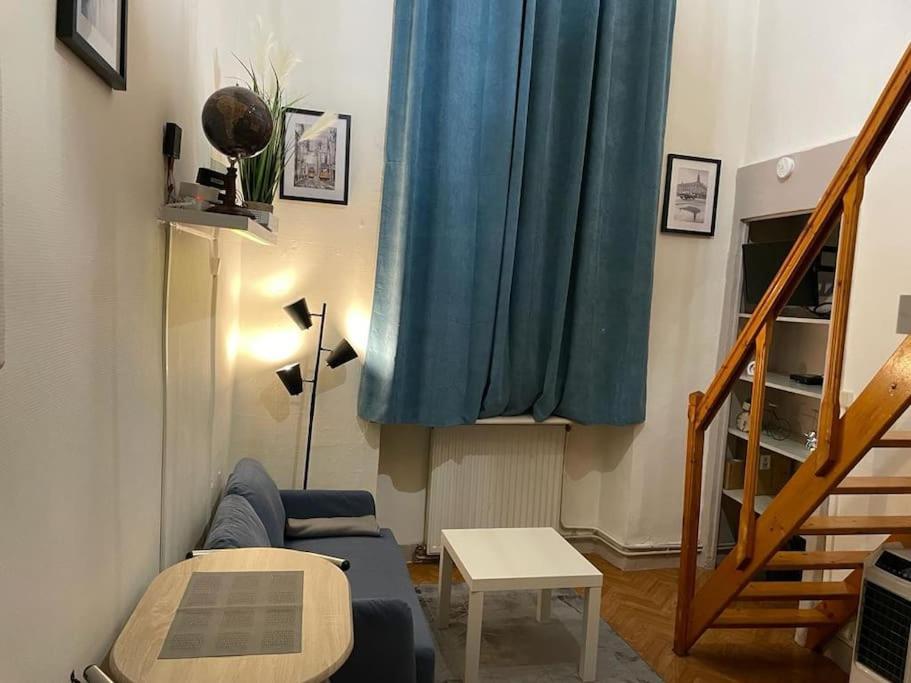 The Blue Apartment Lyon Bagian luar foto